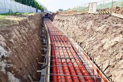 用“扫雷”施工法推进电缆铺设，二航局助力车谷新能源汽车产业“加速跑”